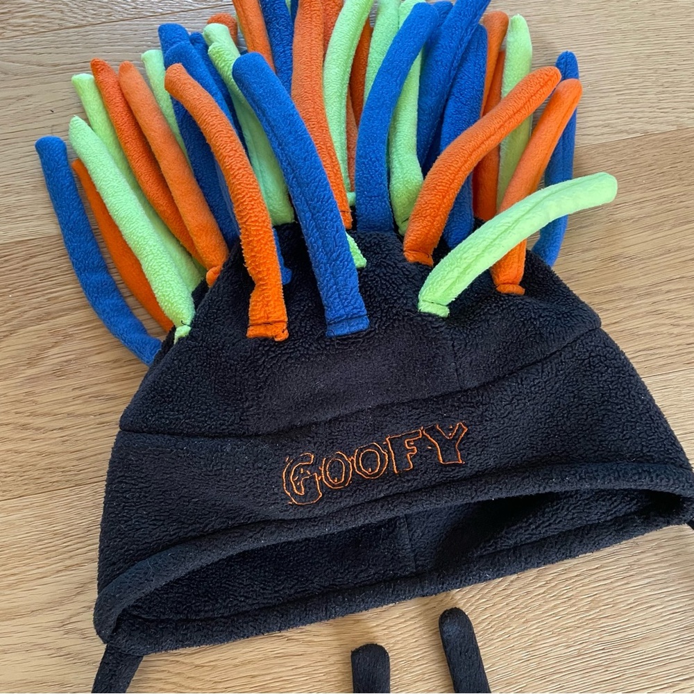 Vintage Goofy Multicolor Dreadlocks Fleece Hat 🏰